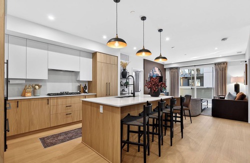 Central Okanagan Condo | Welcome to Zara at Lakestone! Artfully designed condo with warm modern interiors, mountain views, and private patio—minutes to Okanagan Lake A premier lakeside community for a peaceful escape with pickleball courts, gym, & sauna.