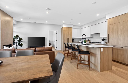 Central Okanagan Condo | Welcome to Zara at Lakestone! A premier lakeside community for a peaceful escape with pickleball courts, sauna, and gym. Stunning 3-bedroom condo blending organic textures with sleek modern design, like a private gallery overlooking the mountains.