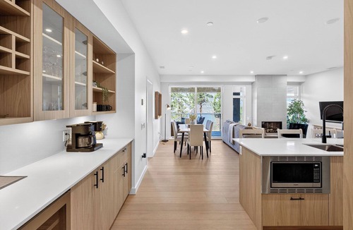 Central Okanagan Condo | Welcome to Zara at Lakestone! A premier lakeside community for a peaceful escape with pickleball courts, a gym, and a sauna. Elevated 3BR retreat with scenic lake & mountain views and a spacious patio. 2 king beds, 1 queen, sofa bed & 2.5 baths
