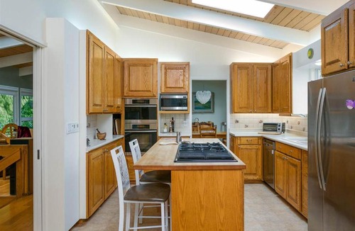 North Vancouver Apartment | West Coast Contemporary Home - Central Lonsdale