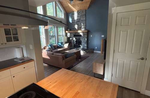 Madeira Park House | West Coast Forest Retreat | Private Sauna & Cold Plunge