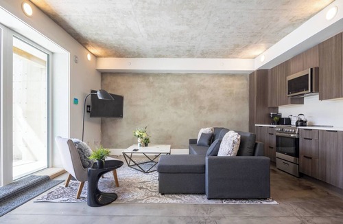 West Vancouver House | West Van Luxury Retreat 2BR 2BA Oceanview