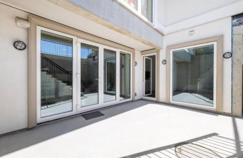 West Vancouver House | West Van Luxury Retreat 2BR 2BA Oceanview