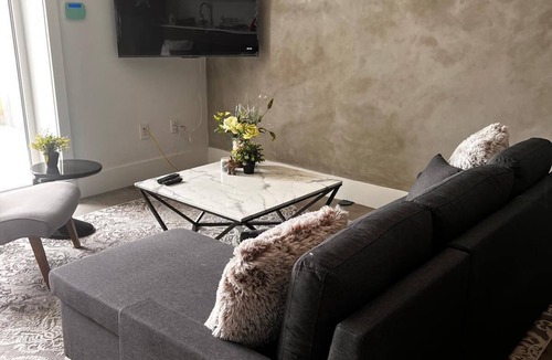 West Vancouver House | West Vancouver retreat overlooking the panoramic views of the ocean.