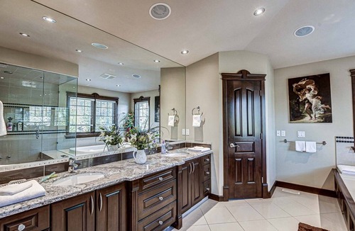 Kensington House | Westmount River Inn
