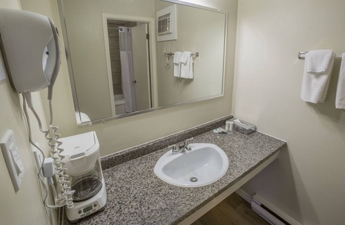 100 Mile House Hotel | Westwood Motel