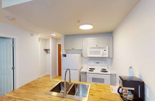 Village North Hotel | Whistler - Cascade Lodge 329