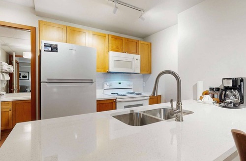 Village North Hotel | Whistler - Cascade Lodge 434