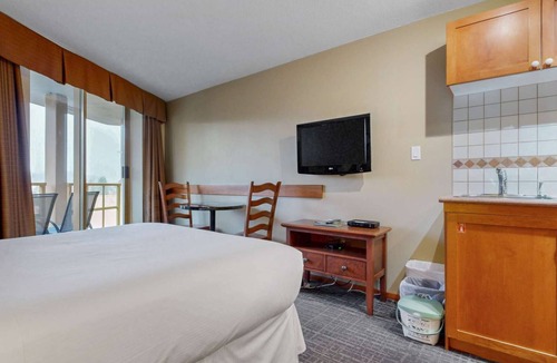 Village North Hotel | Whistler - Cascade Lodge 603