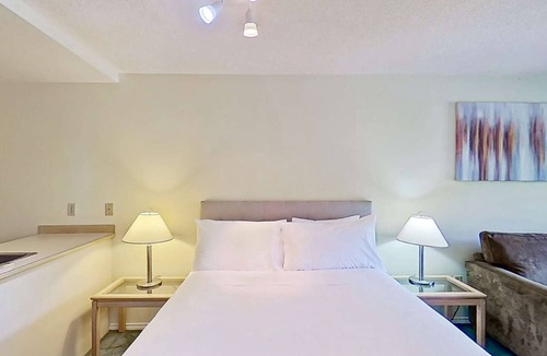 Blackcomb Hotel | Whistler - Glacier Lodge 223