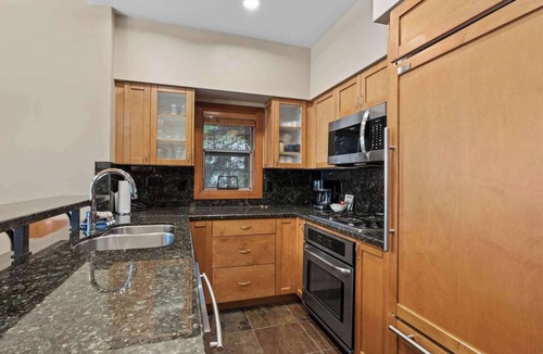 Village North House | Whistler - Montebello - MB4745