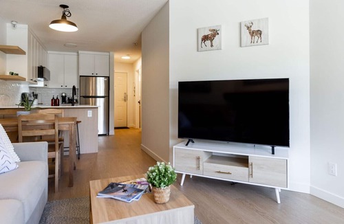 Village North Apartment | Whistler Village 1BR: Sleeps 4. Walk to lifts, shopping & more! Free Parking!