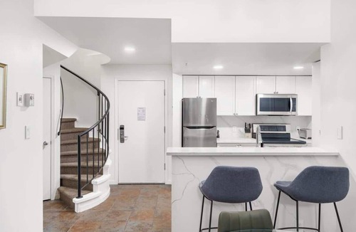 Village North Apartment | Whistler Village PentHouse | 3 BDR | Walk to Ski