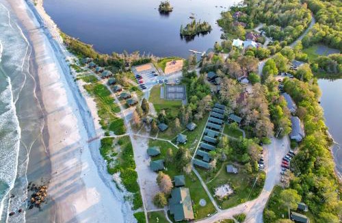 Hunts Point Hotel | White Point Beach Resort