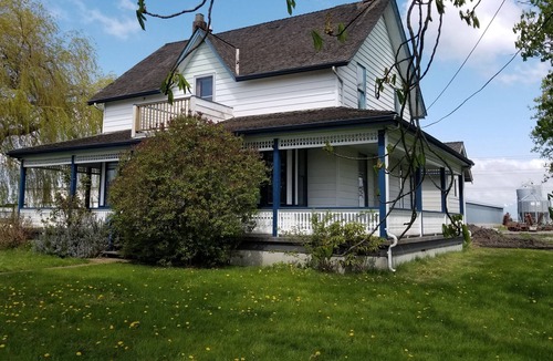 Delta House | White Willow Farms and Guesthouse located on a large property.