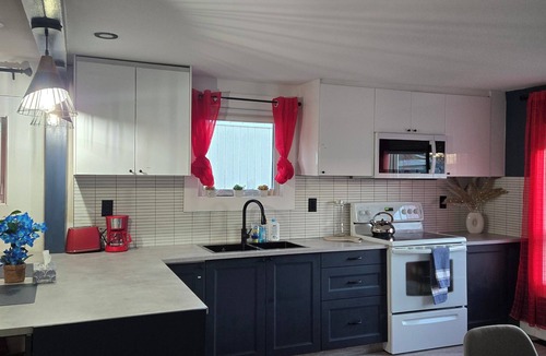 Yellowknife House | whole entire 3 Bedroom 2 Bath to yourself