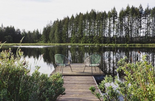 Black Creek RV Rental | Wild Rose Lake Front Glamping and Sauna - Dog friendly Site!
