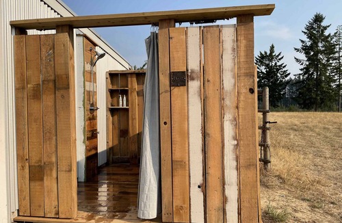 Black Creek RV Rental | Wild Rose Lake Front Glamping and Sauna - Dog friendly Site!