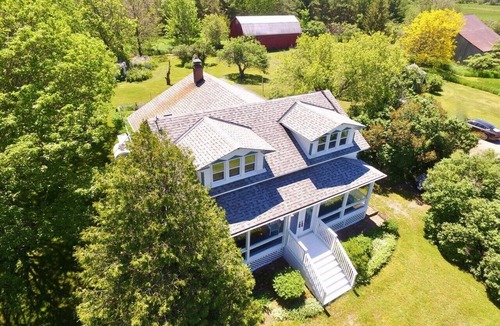 Bongard House | Wilda Farmhouse 4 Bedrooms 8 Guests Hot Tub