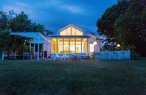 Bongard House | Wilda Farmhouse 4 Bedrooms 8 Guests Hot Tub