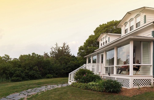 Bongard House | Wilda Farmhouse 4 Bedrooms 8 Guests Hot Tub