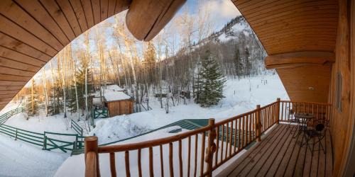 Hudson's Hope Hotel | Williston Lake Resort