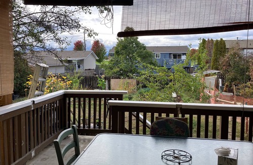 East Hill House | Winter rental with backyard