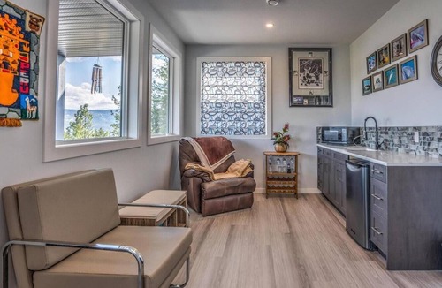 Killiney Beach House | Wonderful Lakeviews!