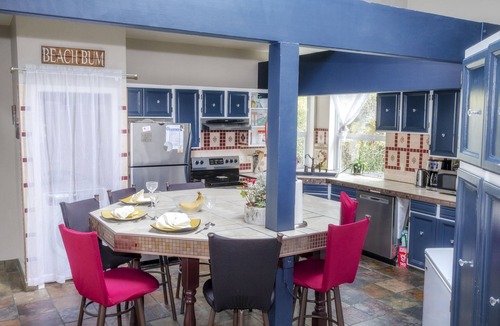 East Sooke Villa | Wonderland Mansion @ Serenity Lodges