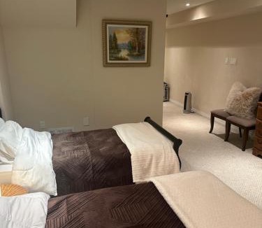 The Beaches House | Woodbine Beach private stay near History, Toronto