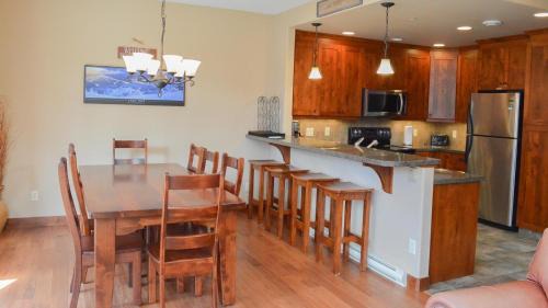Sun Peaks House | Woodhaven #18
