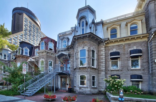 Haute-Ville Apartment | Wow! Apartment Suites Central to Walk and Enjoy Tourist Attractions