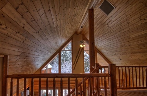 East Kootenay Cabin | YOU'VE ARRIVED! Beautiful Log Cabin! Business License #18415