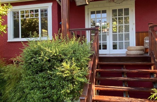 Kitsilano House | Your home base in Kitsilano, Vancouver - steps to everything!