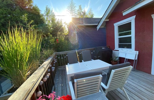 Kitsilano House | Your home base in Kitsilano, Vancouver - steps to everything!