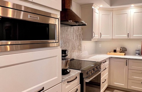 Bloomfield House | Your Monthly Wine & Sand Retreat, accessible, Business, Pet-Friendly