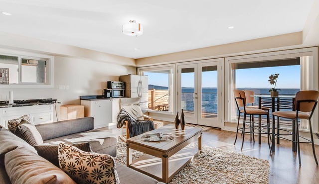 10 Mile Point Surfside Suite