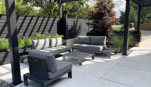 103, 1 Bedroom - Downtown Collingwood, Luxury Boutique Hotel.