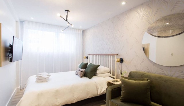16 Studio Apartment-Hotel in Little Italy by Denstays
