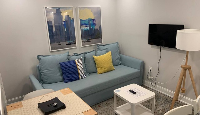 1631 2D · Inviting 1bed Apt.-20 min to NYC/Parking Avail.