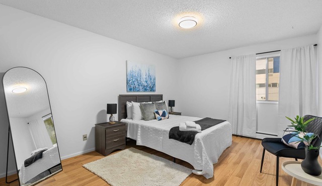 1BR | Perfect Location| w/ Parking & Fast WiFi