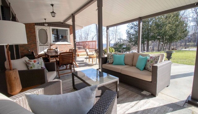2 Bdrm Home-Summer Monthly Rental -Steps from Lake