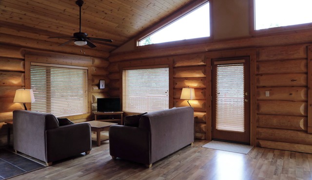 2 Bed, 2 Bath Log Cabin in Wilderness Resort Near Wells Gray Provincial Park