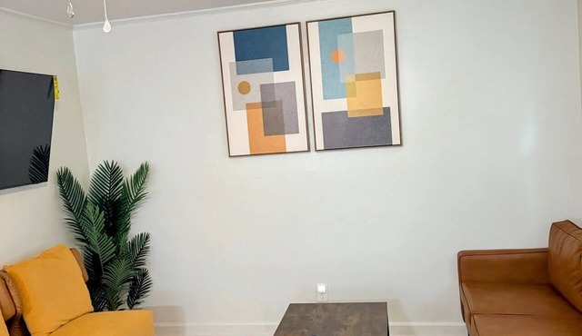 2 Bed Walk to Duke! SuperHost - B