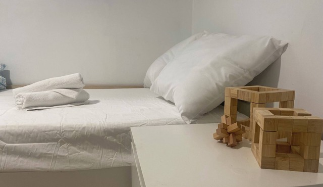 2 bedroom apartment in downtown Toronto