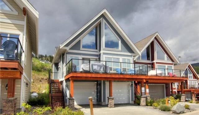 2 Bedroom + Open Den/Loft Lakeview cottage along La Casa Cottage Resort