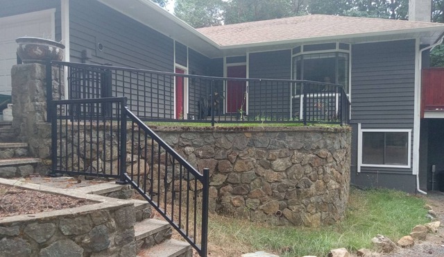 #220 Lorimer - Quiet 3 bed home near golf, and many other attractions