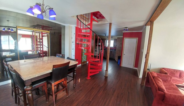 3 BD/9 BEDS/1.5B - PERFECT 4 FAMILIES