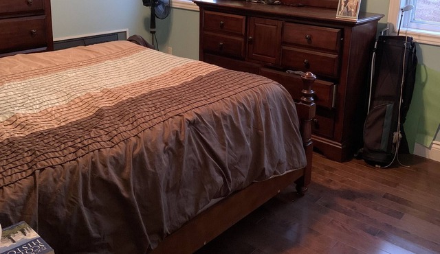 3 Bdr. 1 level lovely executive style. 3 queen beds