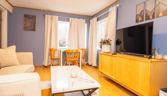 3 Bedroom Gardenside Downtown Home
